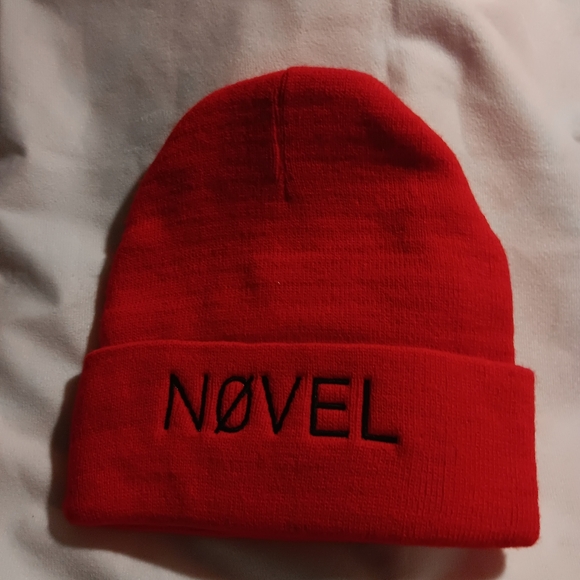 THINK IM TRIPPEN Red beanie - Picture 2 of 2